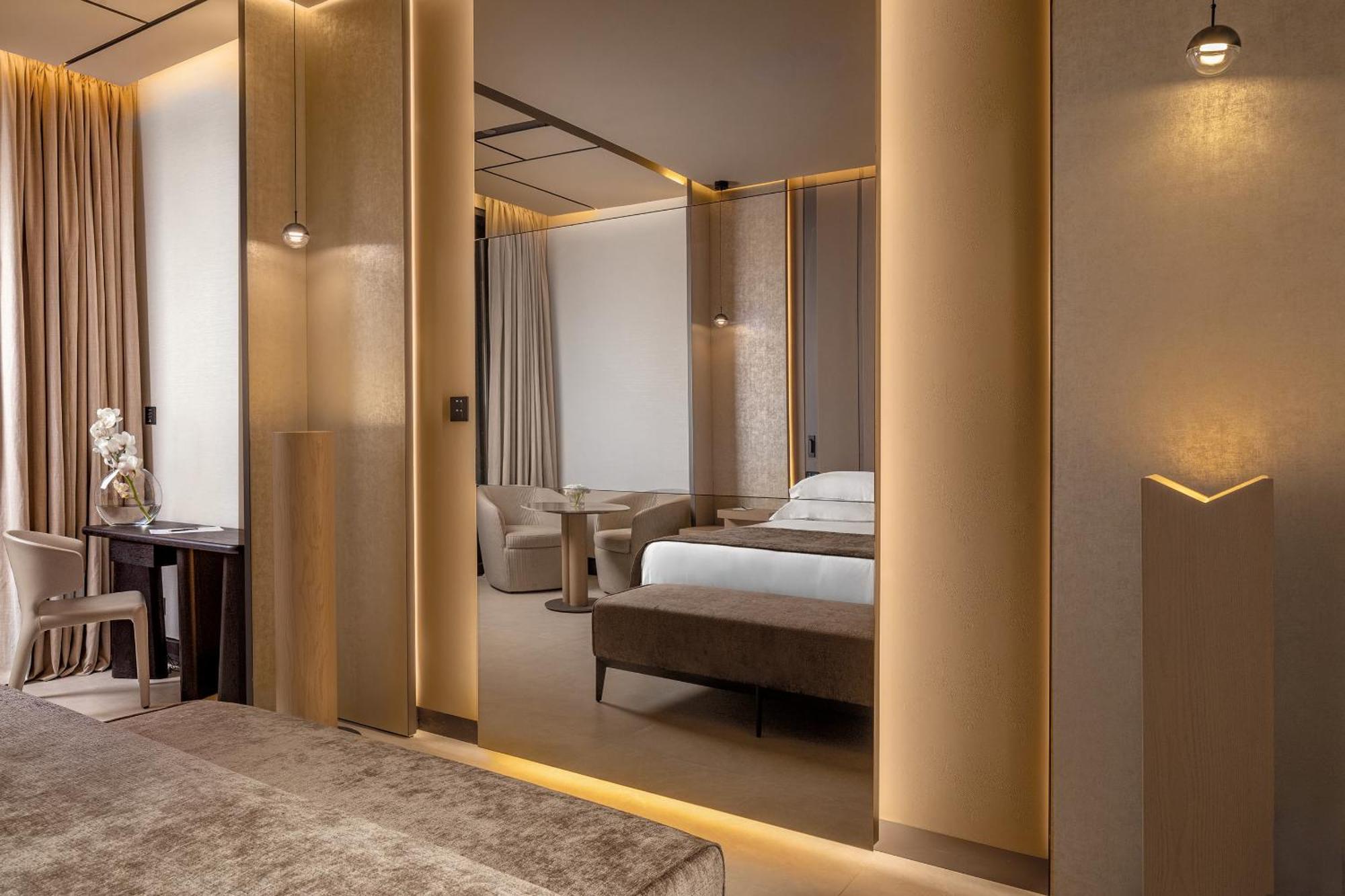 Amathus Beach Hotel Limassol Luaran gambar A suite at the Mandarin Oriental, Munich